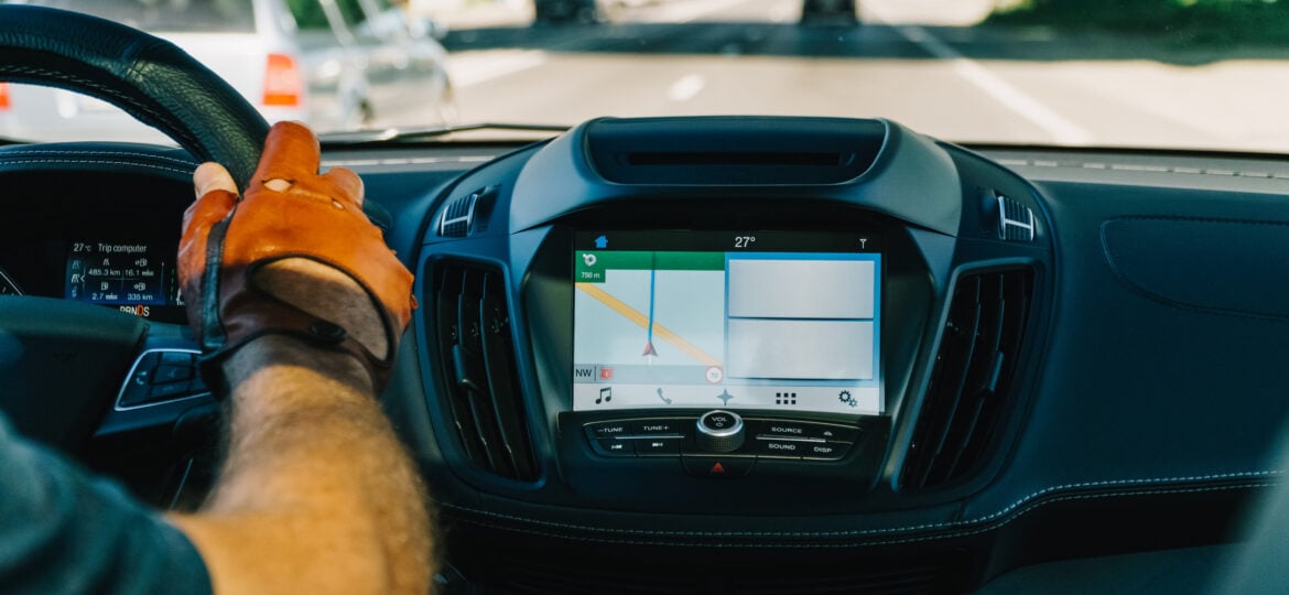 2025 No-Touch Laws for Illinois and Iowa Drivers 